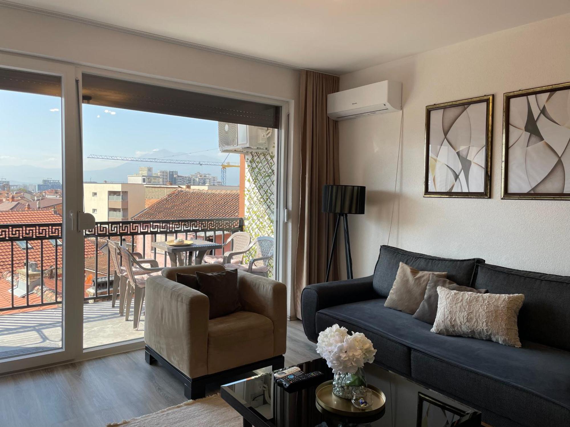 Apartment Prizreni-Free Private Parking Exterior foto