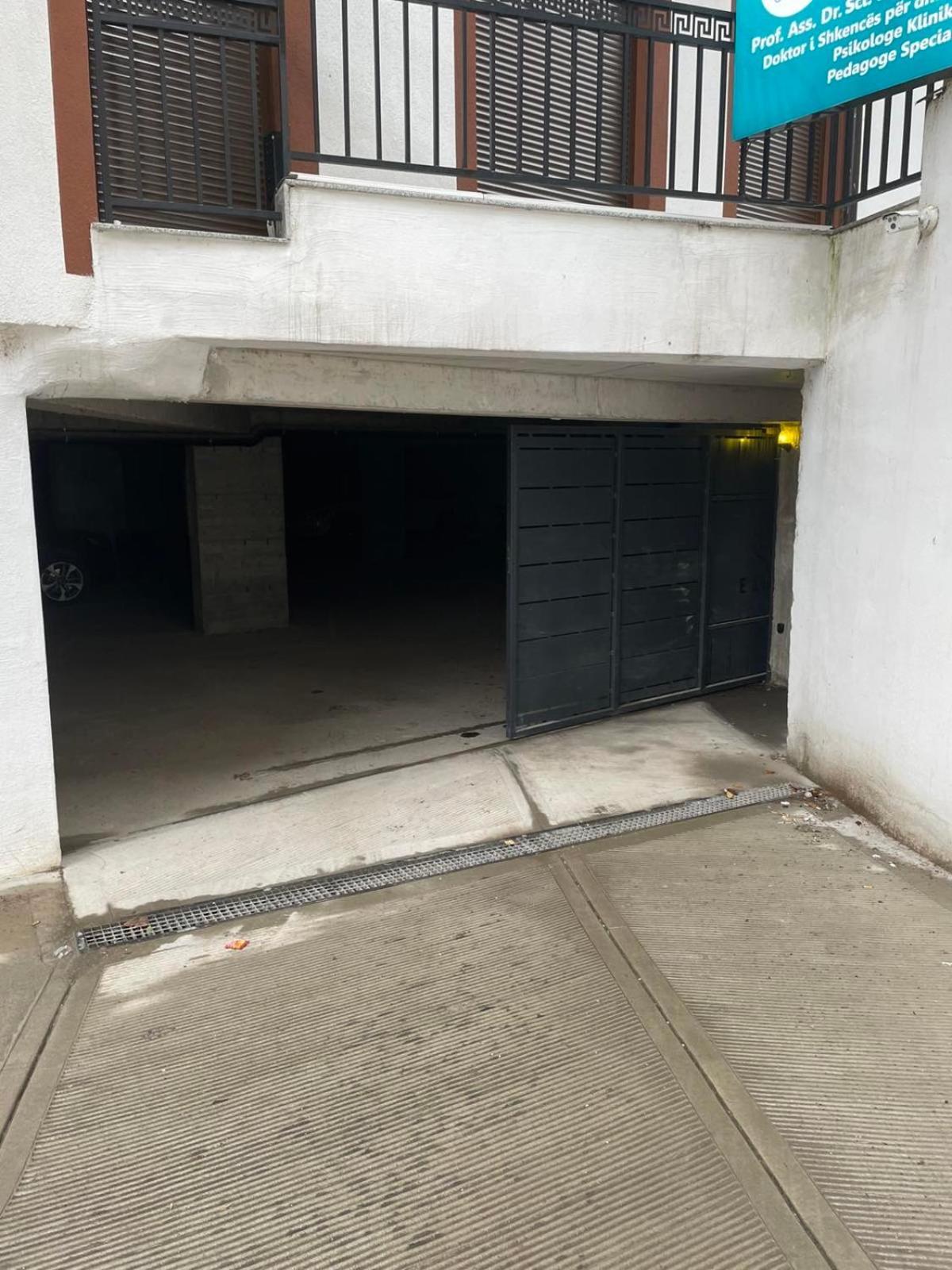Apartment Prizreni-Free Private Parking Exterior foto