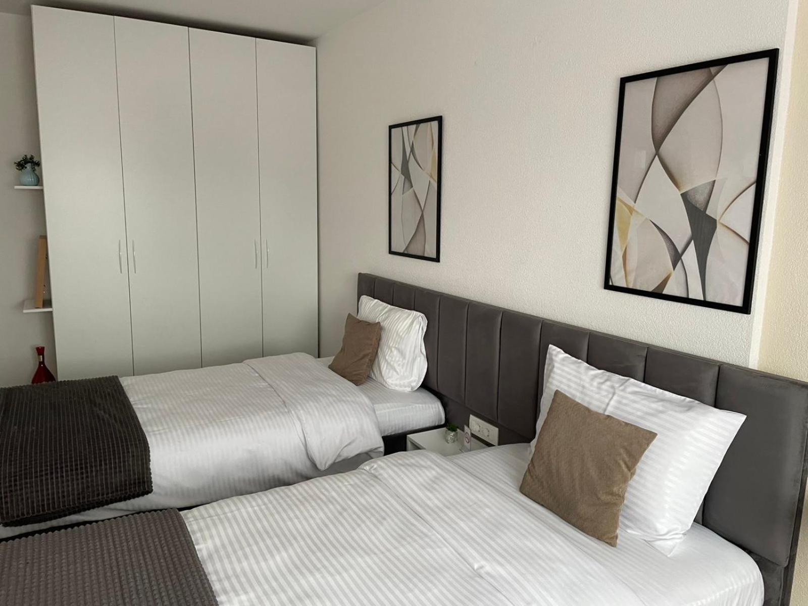 Apartment Prizreni-Free Private Parking Exterior foto